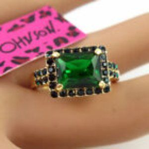 BETSEY JOHNSON Green Crystal Ring Size 6 SALE